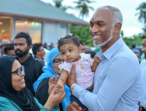 އޯޓިޒަމް ހުންނަ ފަރާތްތައް ބާރުވެރިކުރުވުމަށް ރައީސް ގޮވާލައްވައިފި