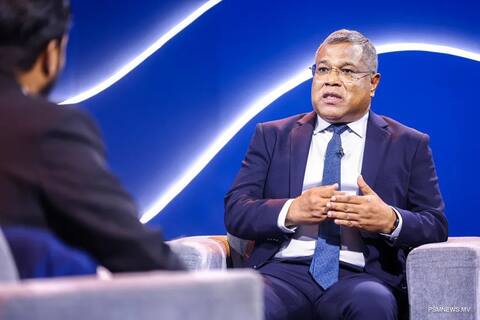 ބީއެމްއެލް އިން ލޯނު ނެގޭ އުމުރު 75 އަހަރަށް މަތިކޮށް، ޑޮލަރުން އާމްދަނީ ލިބޭ މީހުންނަށް ބޮޑެތި ލުއިތަކެއް ދީފި