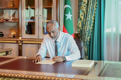 ޕާޓީ ބަދަލުކުރުމުން ގޮނޑި ގެއްލޭ ބިލް ރައީސް ތަސްދީޤު ކުރައްވައިފި