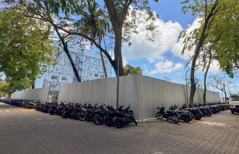 ދެ މަސްދުވަހުގެ ތެރޭގައި ނިންމާގޮތަށް، ޣާޒީ ބިލްޑިންގ ހުރި ބިމުގައި ޕާކެއް ހަދަން ފަށައިފި