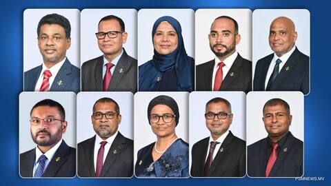 ކެބިނެޓަށް ބޮޑު ބަދަލެއް: ރައްޔިތުންގެ ވިންދާ އެއްގޮތަށް ސަރުކާރު ހިންގުމަށް 10 ވަޒީރަކު އިސްތިއުފާ ދެއްވައިފި