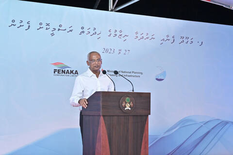 މަގޫދޫ ފަޅުގައި ރަށެއް ހިއްކައިގެން ރިޒޯޓު ހެދުމާއި ގުޅޭ ގޮތުން ބަޔަކާއި ދަނީވާހަކަދެކެވެމުން: ރައީސް