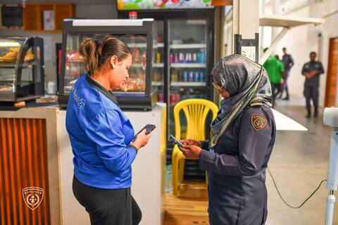 ހުޅުމާލެ މާރުކޭޓުން ޤަވާއިދާ ޚިލާފަށް އުޅުނު 20 ބިދޭސީއަކު އަތުލައިގެންފި
