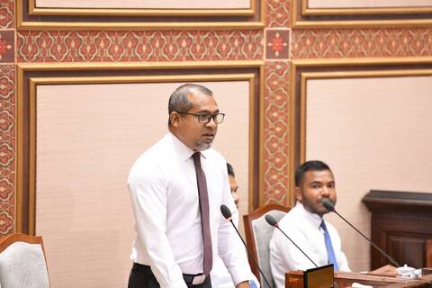 ސަފީރު މަސްއޫދުގެ ވާހަކަތަކާ ގުޅިގެން ފޮރިން މިނިސްޓަރު މަޖިލީހަށް ހާޒިރުކުރަނީ
