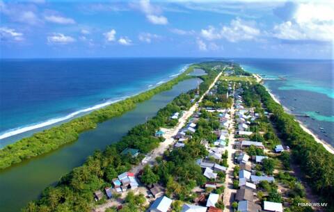 ކެނދިކުޅުދޫގައި ފުލުހުންގެ ވެހިކަލެއް އެކްސިޑެންޓްވެއްޖެ، މައްސަލަ ދަނީ ތަހުގީގުކުރަމުން