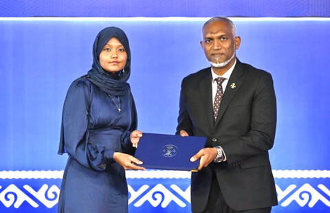 ފާޑުކިޔުންތަކާއި އެކު ސްކޮލަޝިޕް ދެވޭ އުސޫލު އަލުން ބަދަލުކޮށްފި