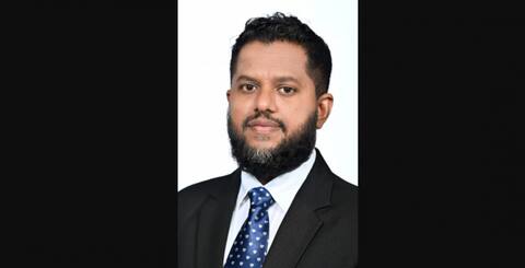 އޮޅުވާލައިގެން ފައިސާ ހޯދިކަމުގެ ތުހުމަތުގައި ޑެޕިއުޓީ މިނިސްޓަރަކު މަގާމުން ވަކިކޮށްފި
