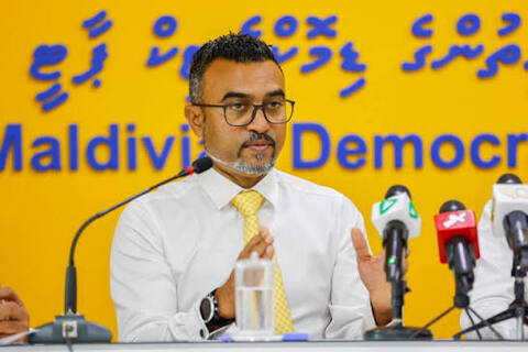 އައްޑޫގެ އިގްތިސާދަށް ސަރުކާރުން ހުރަސްއަޅަމުންދާ ކަމަށް ނާޒިލް ތުހުމަތުކުރައްވައިފި
