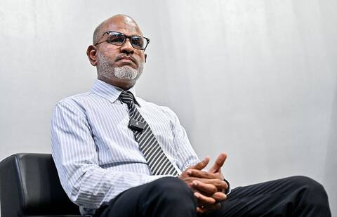 ނާޒިމްގެ އިތުބާރު ނެތް މައްސަލައިގެ ޖަލްސާ އެއް ގަޑިއިރަށް ކުރުކޮށްލަން އާންމު ކޮމިޓީން ފާސްކޮށްފި