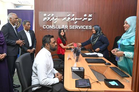 ލަންކާގައި ދިވެހި ޕާސްޕޯޓާއި އައިޑީކާޑުގެ ހިދުމަތް ދޭން ފަށައިފި