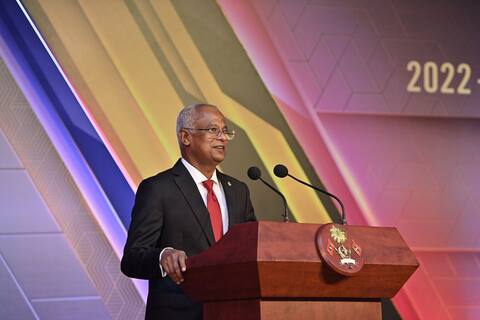 ސްޓޫޑެންޓް ލޯނަށް ޝަރުތު ހަމަވި ހުރިހާ ކުދިންނަށް ލޯނު ދިނުމަށް ރައީސް ނިންމަވައިފި