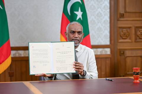 ރިސޯޓުތަކަކީ އެންމެންގެ ޙައްޤެއް: ޑޮލަރު މާރުކުރުމުގެ ޤާނޫނާއެކު ރައީސް ވަރުގަދަ މެސެޖެއް