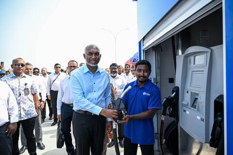ތަރައްޤީގެ ގިނަ މަޝްރޫޢުތަކެއް ފައްޓަވައި، އަދި ނިމިފައިވާ ބައެއް މަޝްރޫޢުތައް ދުވާފަރުގައި ހުޅުއްވައިދެއްވައިފި