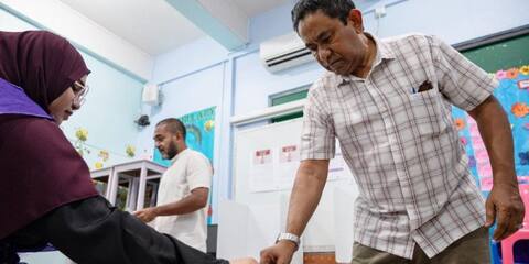 އީސީން ޒިންމާ އަދާނުކުރާ ކަމަށް ވިދާޅުވެ ރައީސް ޔާމީން ފާޑުވިދާޅުވެއްޖެ