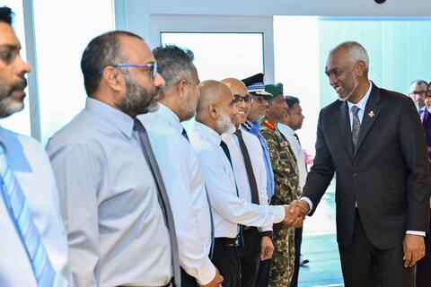 ދެޤައުމުގެ ގުޅުމަށް އައު ދިރުމެއް ގެނެސްދިން ދަތުރުފުޅަށްފަހު ރައީސްގެ ދެކަނބަލުން މާލެ ވަޑައިގެންފި