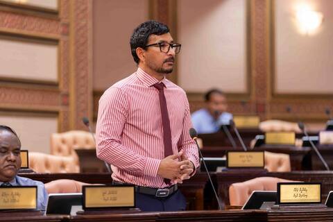 ޓެކްސް ޤާނޫނަށް ގެންނަ އިޞްލާޙަކީ ވިޔަފާރިތަކަށް ލިބޭނެ ބޮޑު ލުޔެއް: ފަލާޙް