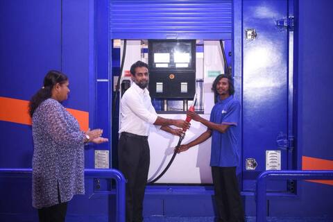 މަނަދޫގައި އެފްއެސްއެމްގެ ފިއުލް ސްޓޭޝަނެއް ހުޅުވައި، މާލޭގެ އަގުގައި ތެޔޮ ވިއްކަން ފަށައިފި