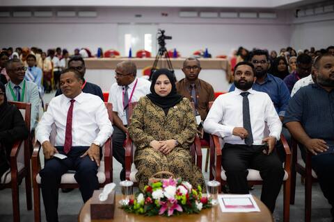 ހަރުދަނާ ޝަޚުސިއްޔަތެއް ބިނާވަނީ، ޢިލްމާއި ހުނަރު ބޭނުންކުރާ ގޮތަކުން:  ވަޒީރު ހީނާ