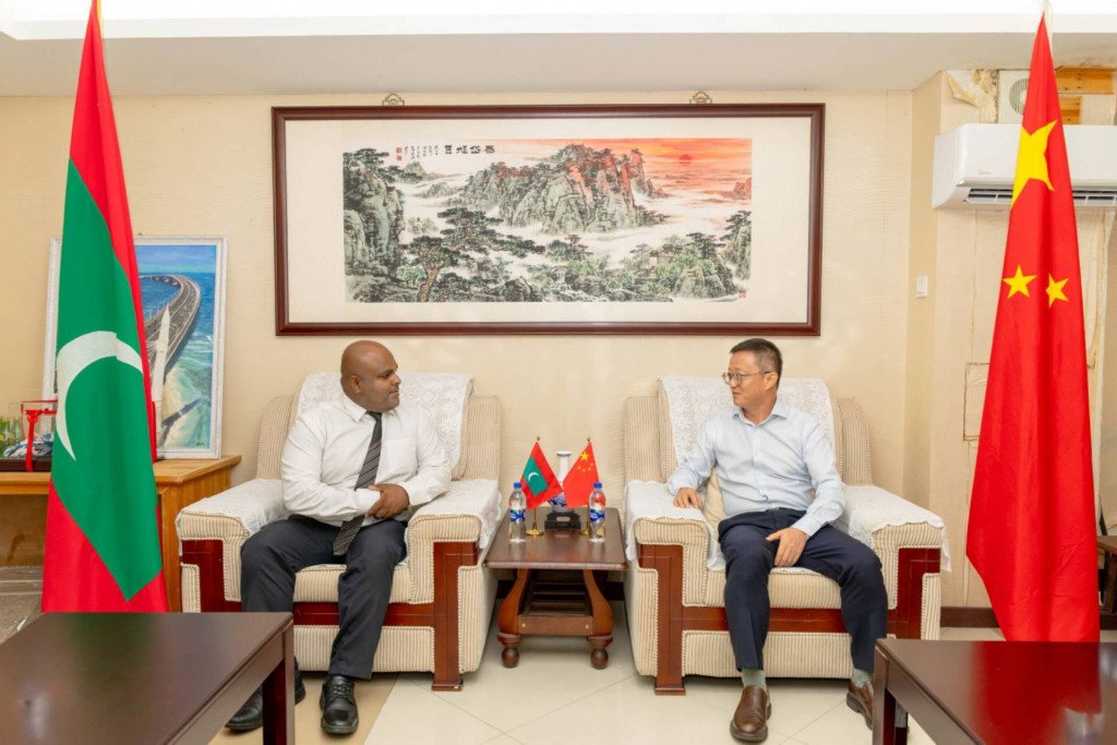 ސިނަމާލެ ބްރިޖު އަމިއްލައަށް ބެލެހެއްޓުމުގެ ޢަޒުމުގައި ދިވެހި އިންޖިނިއަރުން ތަމްރީނަށް ޗައިނާއަށް