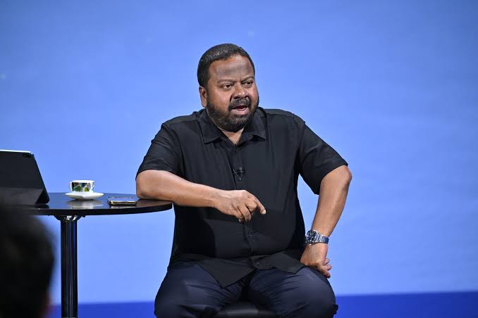ޚަރަދު ކުޑަކުރުމުގެ ފިޔަވަޅެއްގެ ގޮތުން 200 އަށްވުރެ ގިނަ ސިޔާސީ މުވައްޒަފުން މަގާމުން ދުރުކޮށްފި